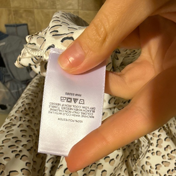 Express Cream and Black Patterned Blouse - Picture 5 of 6